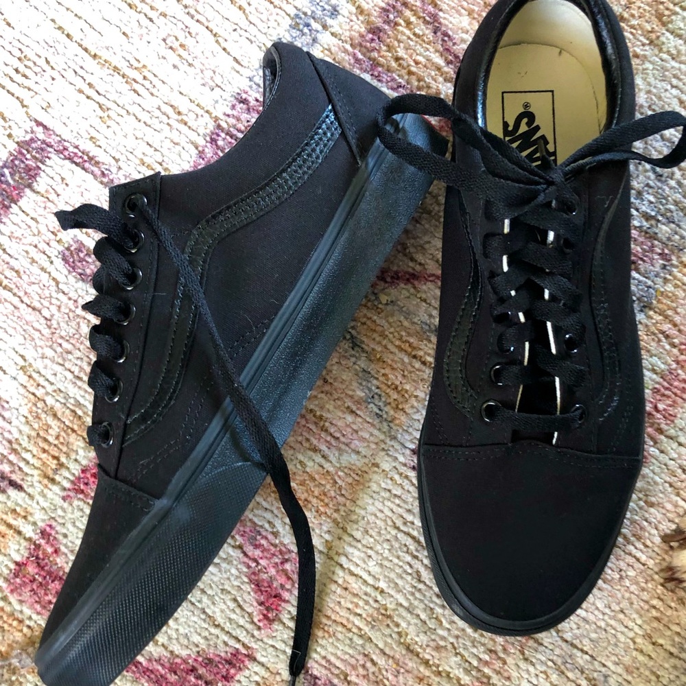 New Vans Mens size 9.5